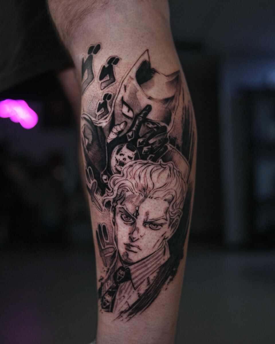 Тату в стиле аниме Кира Йошикаге и Killer Queen на ноге